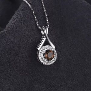Round pendant necklace